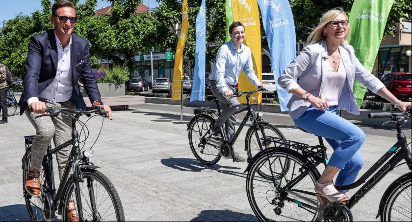 Umowa z nowym wykonawcą podpisana. Rowerami wzdłuż jeziora Dąbie