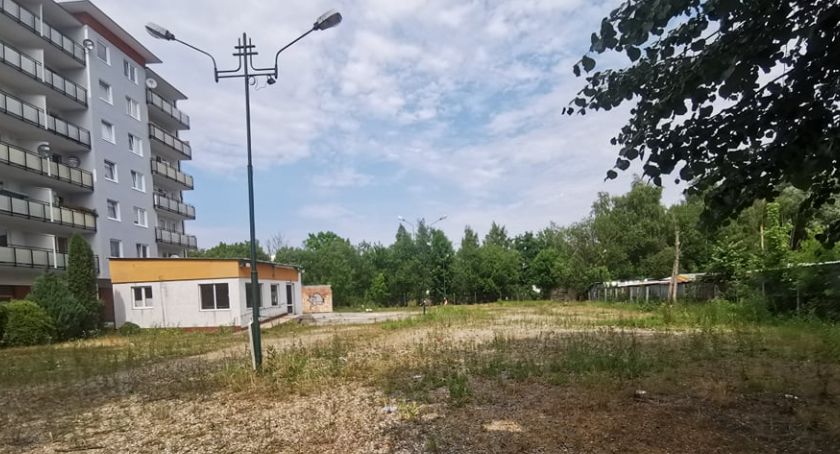 Kolejny wieżowiec kontra „prezent” dla dewelopera. Jest kolejna uchwała w sprawie działki przy Okopowej