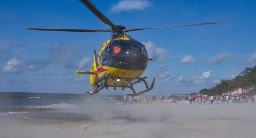 Śmigłowiec ratowniczy na kołobrzeskie plaży. Nie jest to zwykłe lądowanie