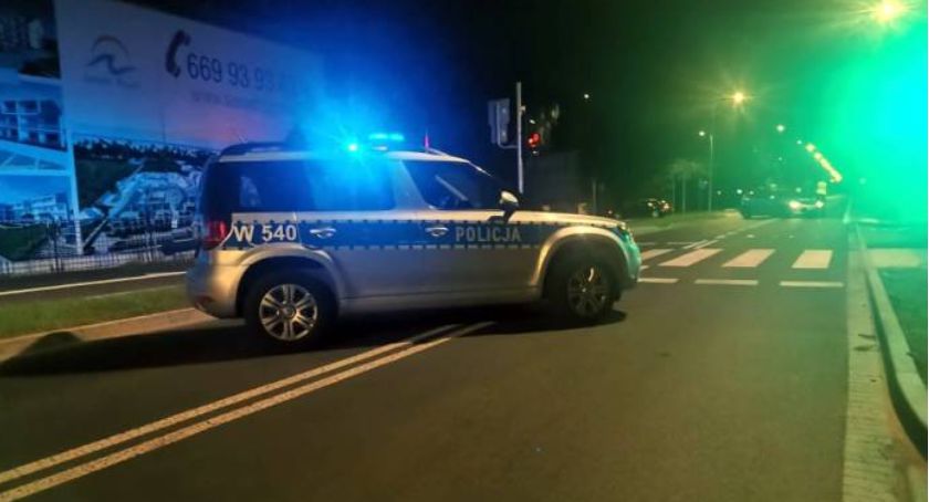 Wypadek w Grzybowie. Nie żyje młoda kobieta