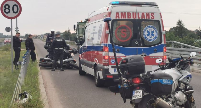 Wywrotka motocyklistki na obwodnicy. Kobieta trafiła do szpitala