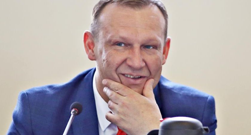 Artur Dąbkowski odwołany z funkcji wiceprzewodniczącego. Radny wygłosił swoje oświadczenie