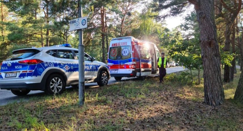 Zderzenie na ścieżce rowerowej. Kobieta zabrana do szpitala
