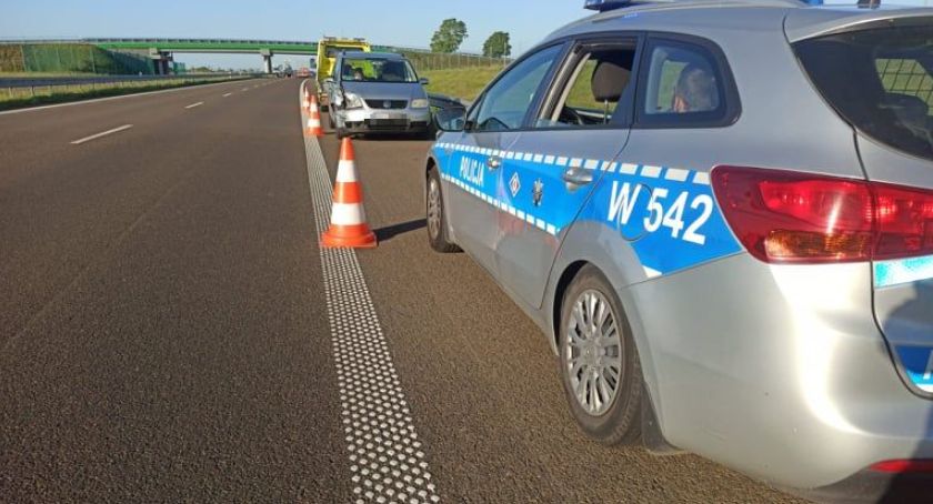 Spowodował kolizję. Pijany jechał pod prąd na S6