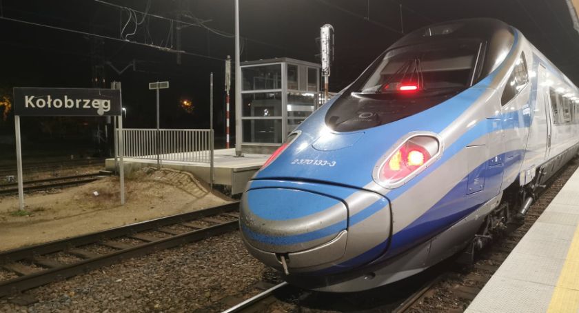 Powakacyjna korekta rozkładu jazdy pociągów.