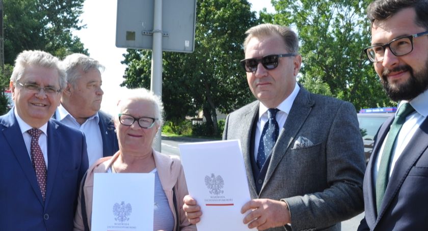Będzie bezpieczniej. Przebudowa przejścia dla pieszych w Zieleniewie