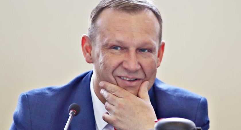 Dąbkowski zaskarżył uchwałę w sprawie swojego odwołania. Radni wnioskują o jej oddalenie