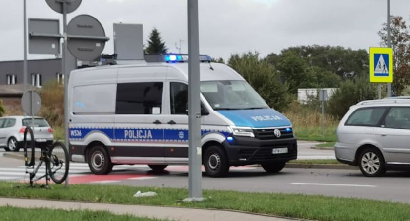 Potrącenie młodego rowerzysty przy Żurawiej
