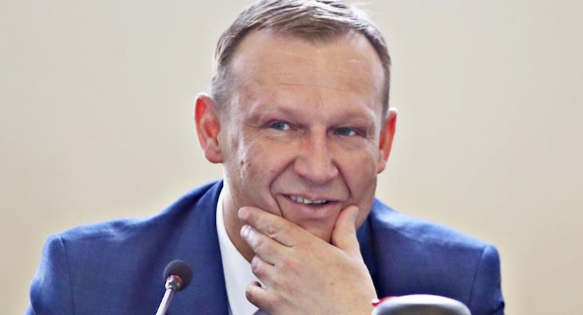 Artur „decydujący głos” Dąbkowski? Padły poważne zarzuty pod adresem radnego