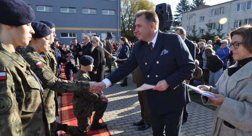 Zespół Szkół Szkół im. Macieja Rataja w Gościnie. Święto szkoły i pasowanie pierwszoklasistów