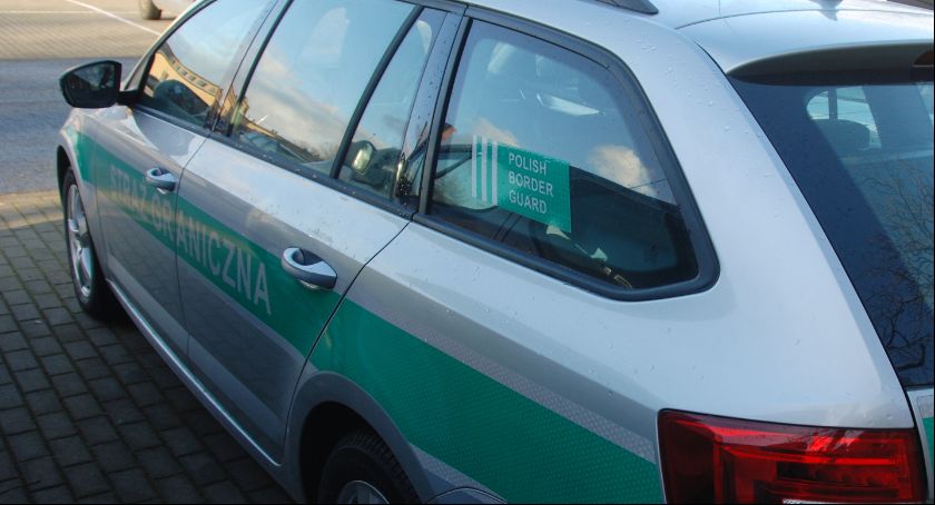 Prowadzili bez uprawnień i z promilami