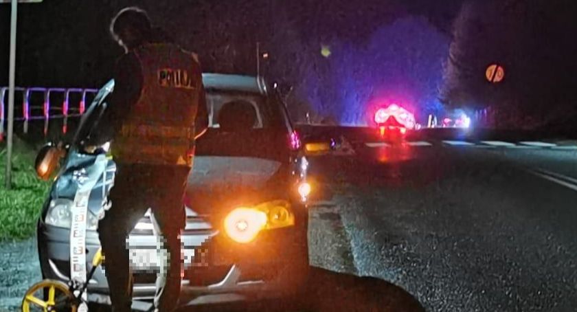 Samochód uderzył w pieszego. Mężczyzna zmarł 