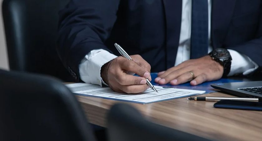 Dlaczego ogłoszenie upadłości konsumenckiej warto przeprowadzać z prawnikami?