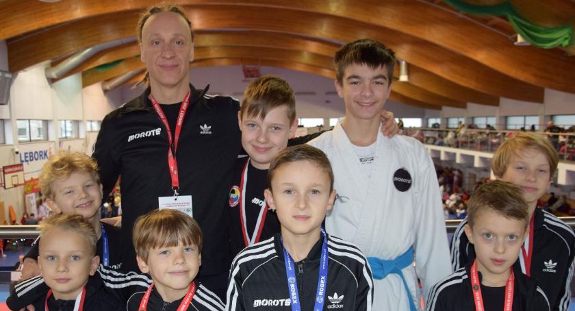 12 medali na International Grand Prix