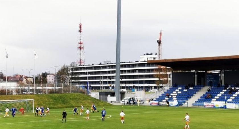 Wygrana na koniec rundy, Udany rewanż nad Świtem