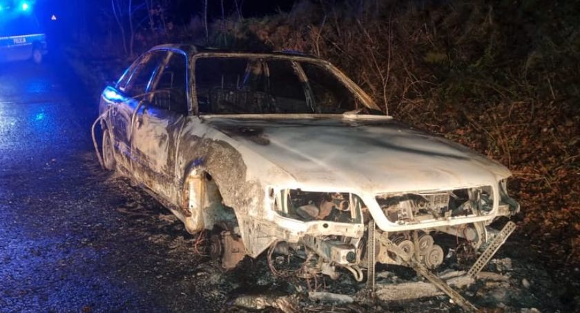 Pożar samochodu pod Kołobrzegiem (foto)