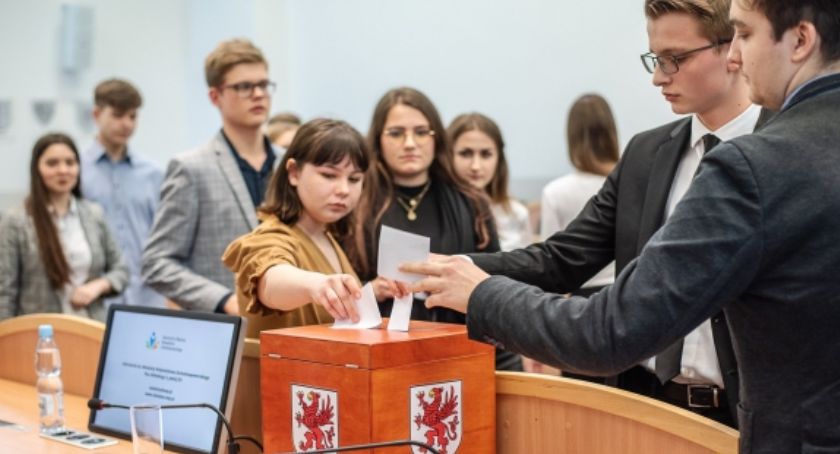Znamy pierwszych radnych Młodzieżowego Sejmiku Województwa Zachodniopomorskiego