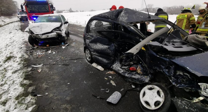 Czołówka pod Kołobrzegiem. Kierowca był reanimowany (foto)