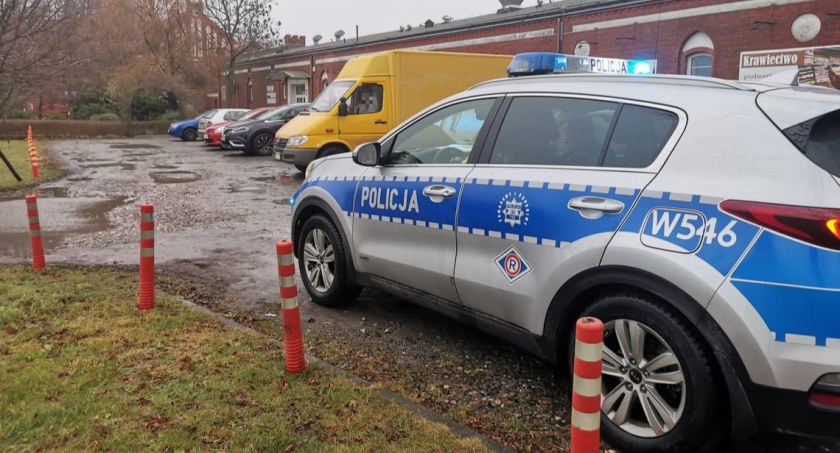 Potrącenie kobiety na przejściu dla pieszych
