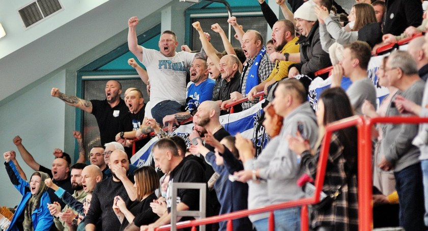 Derby. W środę Senastion Kotwica zagra z Żakiem Koszalin
