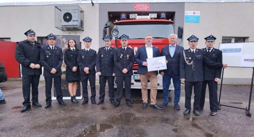 Strażacy z Charzyna z finansowym wsparciem. Zbiórka na nowe auto nadal trwa