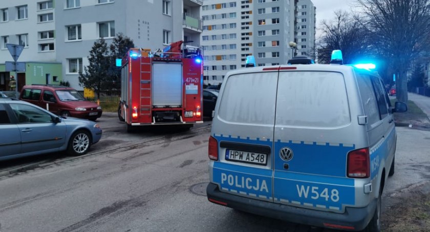 Mieszkańcy bloku skarżyli się na odór. Interweniowała straż pożarna