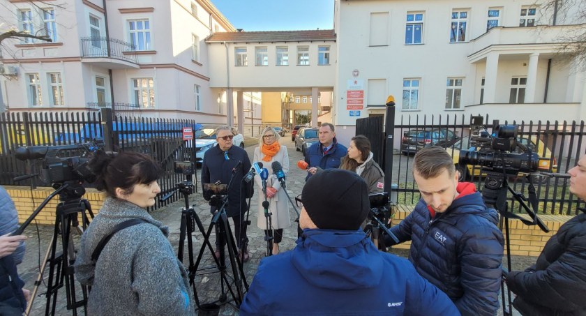 Grupa niepełnosprawnych osób już w Kołobrzegu. Ich stan jest ciężki, jedna w szpitalu (video)