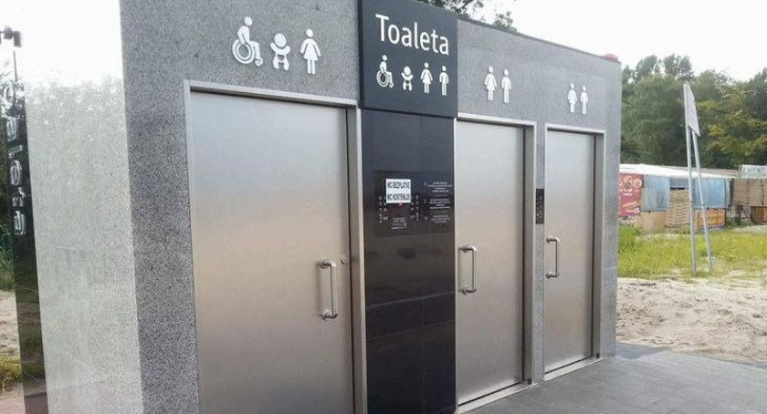 Miejskie toalety za darmo z Kartą Mieszkańca? Tak, ale nie wszystkie