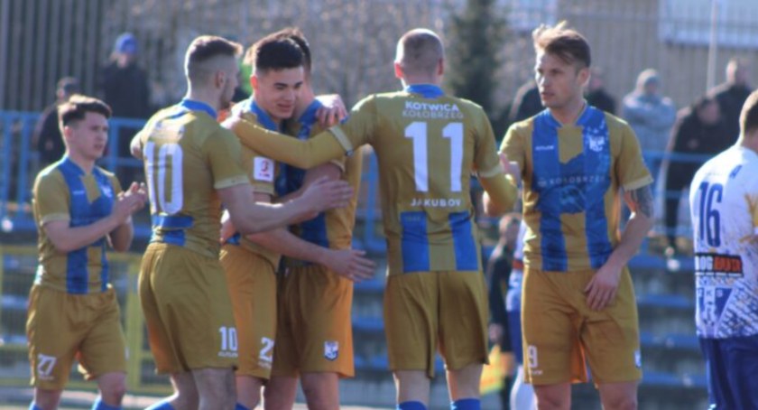 Wysoka wygrana na inaugurację rozgrywek 