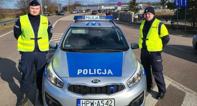 Kołobrzeska drogówka pomaga na ukraińskiej granicy 