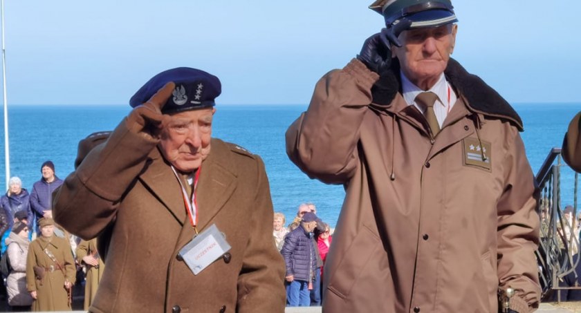 Upamiętnili 77 rocznicę zaślubin Polski z Morzem i Walk o Kołobrzeg (Foto)