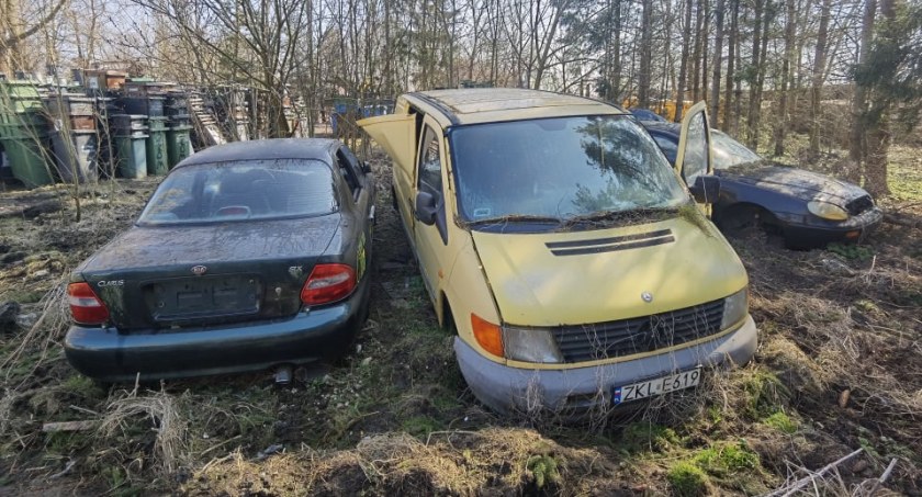 Polonez rocznik 98 z największym zainteresowaniem. Miasto wystawiło na sprzedaż porzucone auta