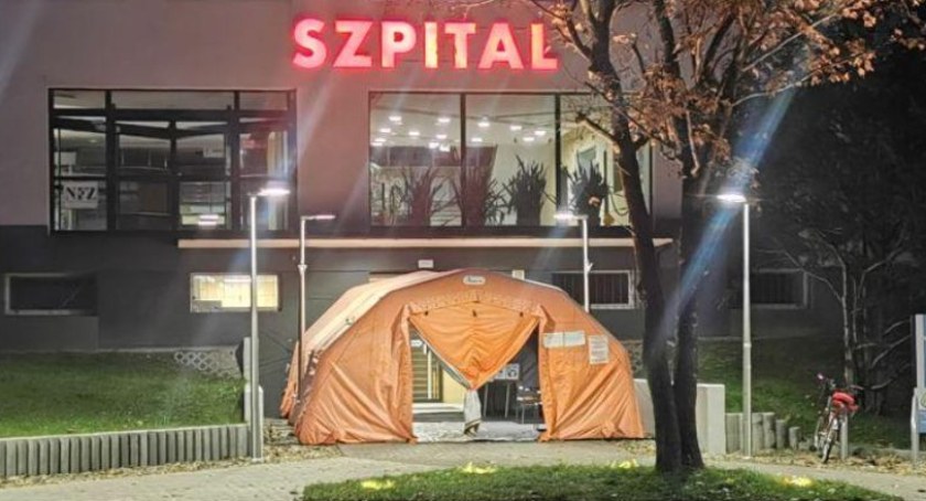 Kołobrzeski szpital – zniknie pomarańczowy namiot. Pozostają jednak pewne obostrzenia