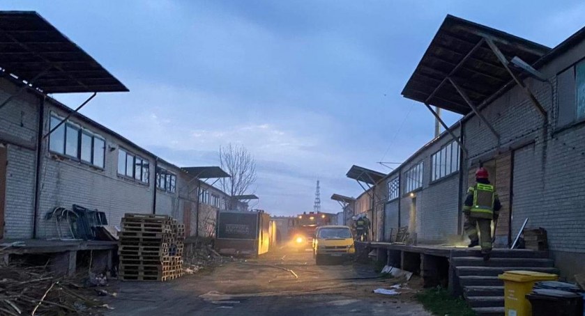 Szybka reakcja zapobiegł większym stratom. Interwencja straży przy ulicy Sienkiewicza