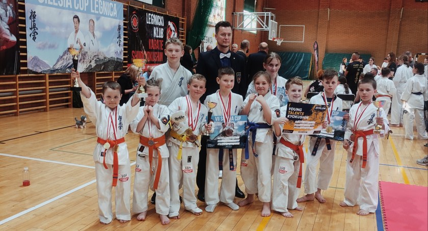 Dziesięć medali klubu Karate Kyokushin Buntai Kołobrzeg