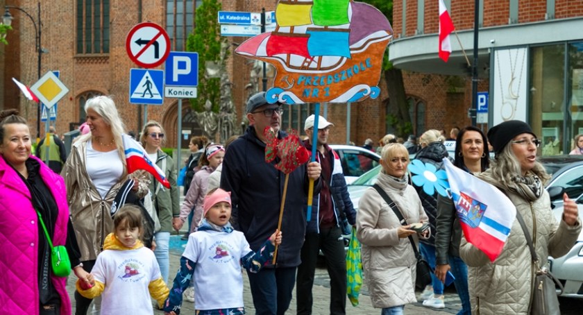 Dni Kołobrzegu. Pochód ulicami miasta (foto)