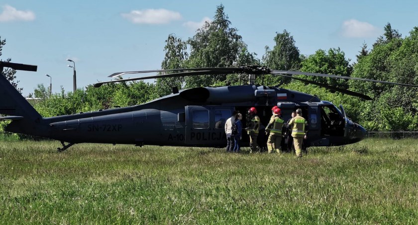 Śmigłowiec Black Hawk wylądował w Kołobrzegu. Zabierze narządy do przeszczepu  (foto)