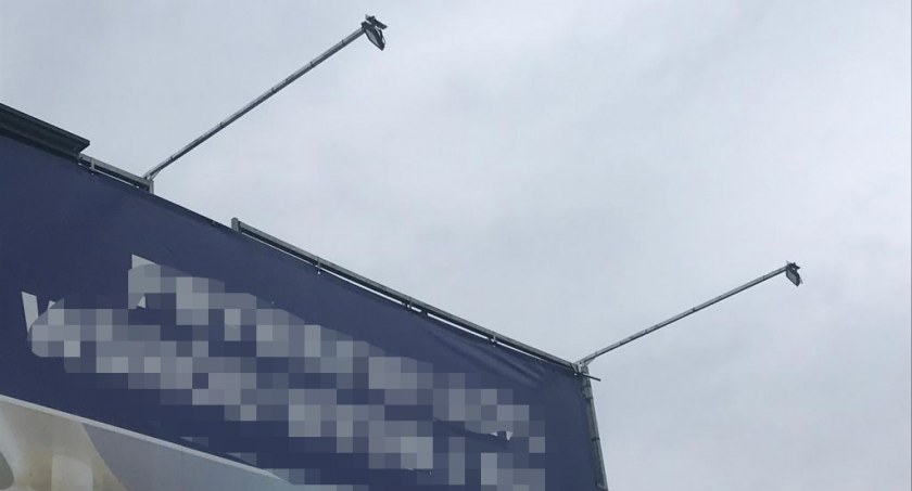 Skradziono oświetlenie przy S6. Nagroda za wskazanie sprawców