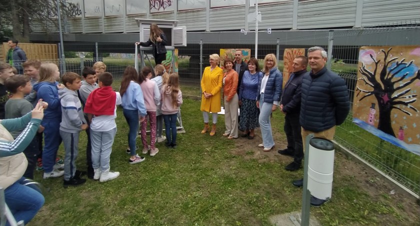 W Szkole Podstawowej nr 1 otwarto ogródek meteorologiczny