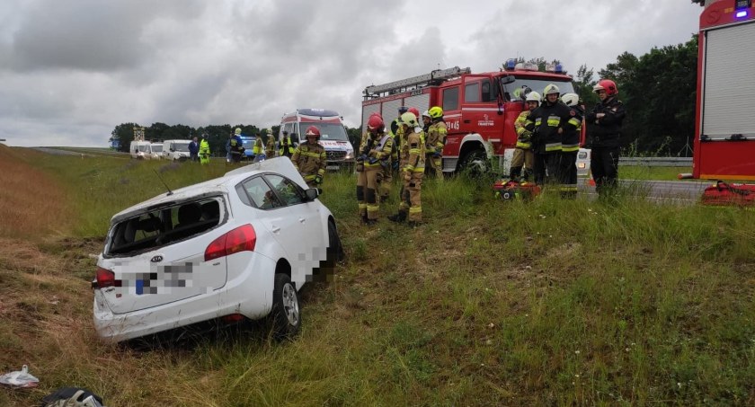 Samochód wypadł z drogi na S6 (foto)