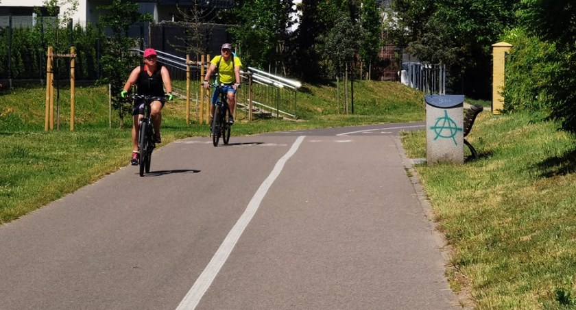 Będzie jaśniej w dzielnicy zachodniej miasta. Rusza II etap prac oświetlenia ciągu pieszo-rowerowego