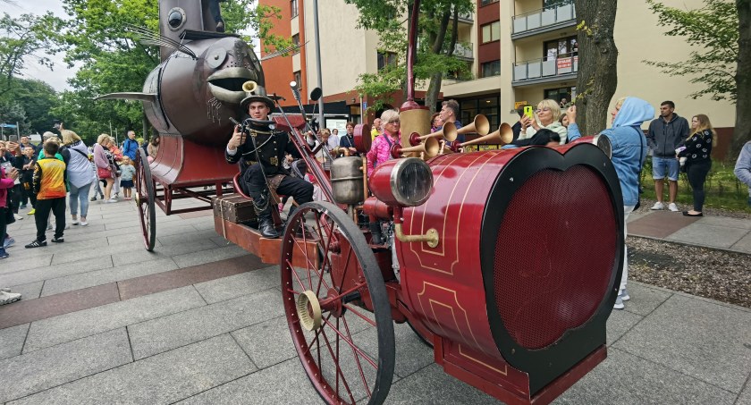 Niezwykła parada. Ruszył III Festiwal Artystów Ulicy Sea of the Art (foto,video)
