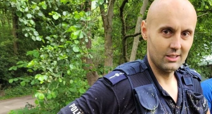 Policjant przepłynął wpław rzekę. Odnalazł zaginionego