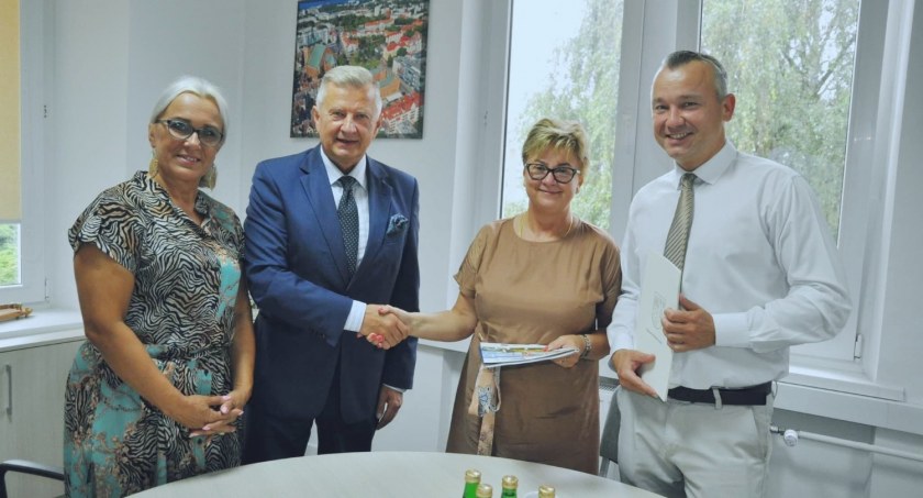 Dofinansowanie dla dwóch szkół z powiatu kołobrzeskiego 