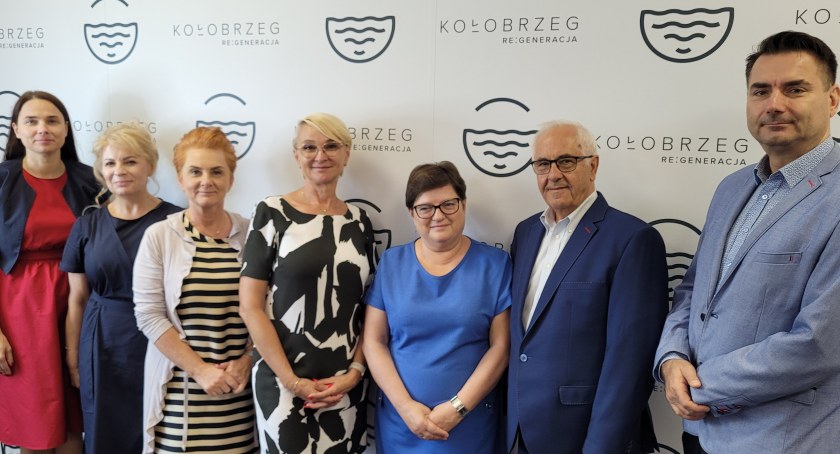 Prawie 40 lat nieprzerwanej pracy. Danuta Nowak, kierownik Biura Rady Miasta odchodzi na emeryturę