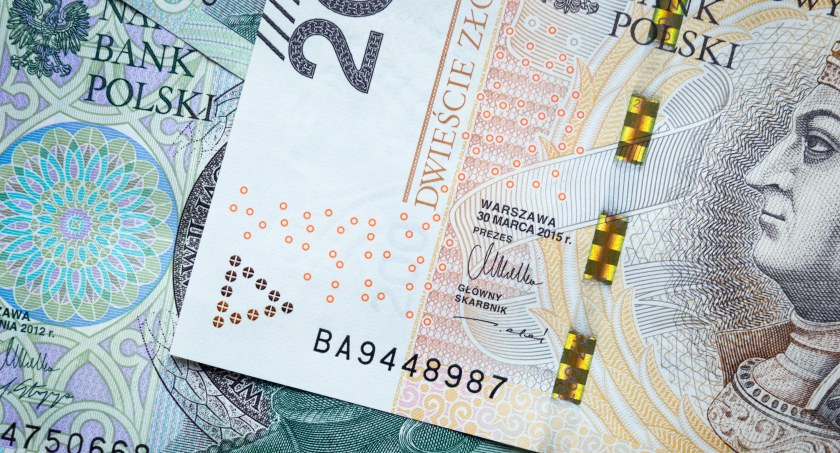 Zmiana pracy czy zmniejszenie wydatków – jak sobie radzić z rosnącymi cenami?