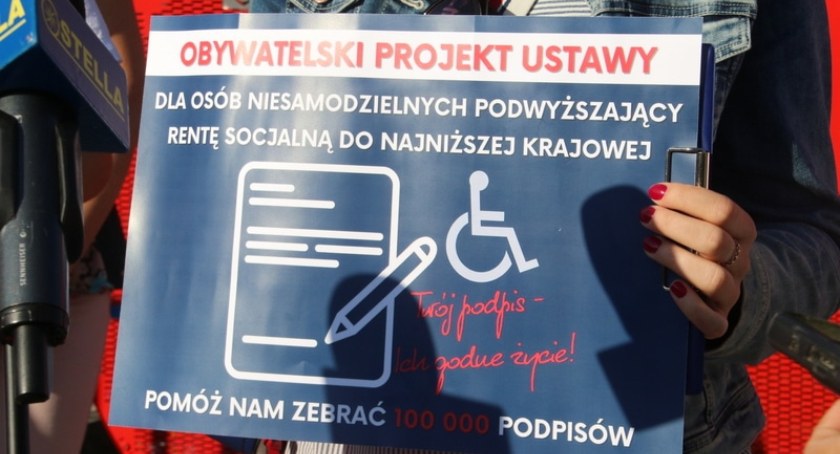 Wyższa renta socjalna. Kołobrzeska Platforma będzie zbierać podpisy pod projektem obywatelskim