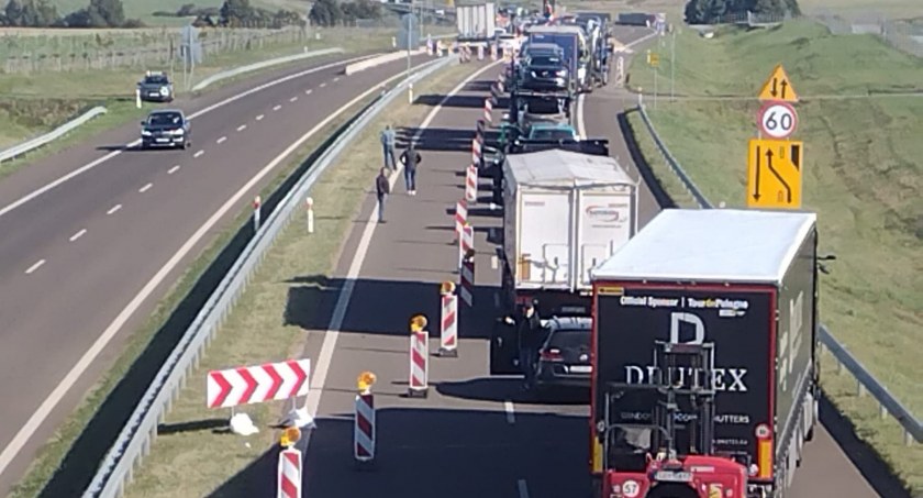 Zderzenie na S6. Pas w kierunku Kołobrzegu jest zablokowany