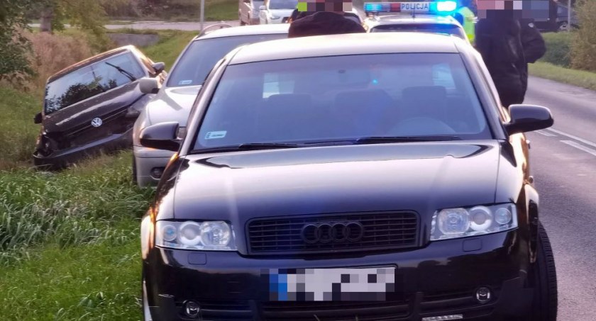 Kolizja trzech aut w Niekaninie. Jedna osoba trafiła do szpitala (foto)