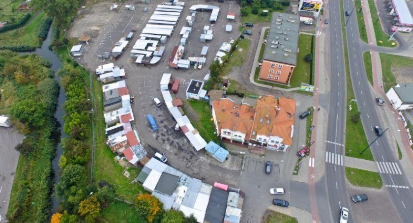 Trzy firmy są chętne na remont targowiska. Oferty przekraczają budżet spółki o ponad 2 mln zł